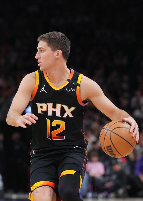 出色!吉莱斯皮全场10中7,三分7中5砍下22分5篮板5助攻 出色!吉莱斯皮全场10中7,三分7中5砍下22分5篮板5助攻